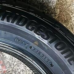 🌞185/65R15⭐工賃込み！プリウス、bB、ist、フリード、ノート、アベニール、ウィングロード、ティーダ、デミオ、MAZDA2等に！バリ山！美品！BRIDGESTONE製サマータイヤ入荷しました🌞の画像