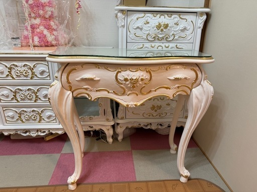 ロココ調　テーブル　チェスト　
デスク　イタリア家具系　猫脚　姫家具　コンソール