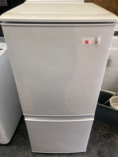 ☆中古￥13,800！SHARP　137㍑2ドア冷蔵庫　家電　SJ-D14E-W型　2019年製　幅48㎝ｘ奥行59㎝ｘ高さ113㎝　【BG174】