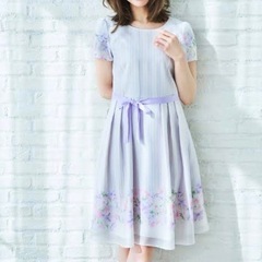 Debut de Fioreのフラワーストライプワンピースです☺️の画像