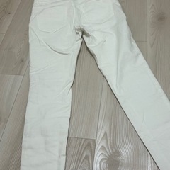 H&Mレディース/ホワイトデニム/ダメージ/スキニーの画像