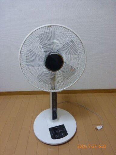 【中古】【値下げ】扇風機　日立　HEF-100M  2015年製　修理あり