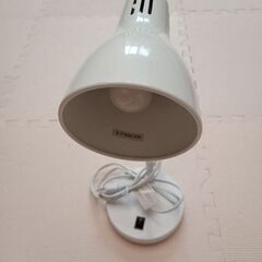 デスクライトの画像