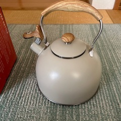美品　2.5Lヤカン　箱付きの画像