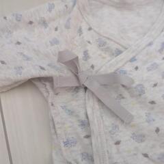 新生児 くまちゃん 優しい雰囲気 コンビ服 男女兼用、熊柄 ベビー服 50-60位 洗濯済 短期間使用のため美品の画像