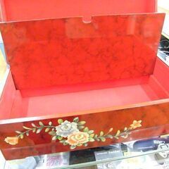 収納箱 アンティーク調 花柄 幅54×奥26.5×高19.5 赤 ボックス 収納 札幌市厚別区 厚別店の画像