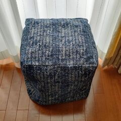 【未使用】四角いクッションの画像