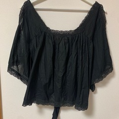 ⬜︎【garnet】ブラック　腕開き　リボン　トップス　Mの画像