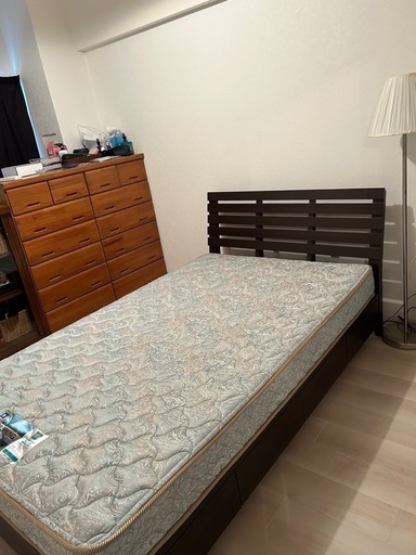 フランスベッド　セミダブルベッド