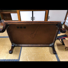 木のテーブルの画像