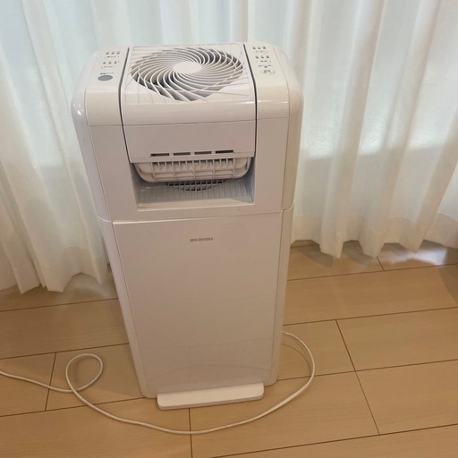 アイリスオーヤマ　除湿乾燥機　8L
