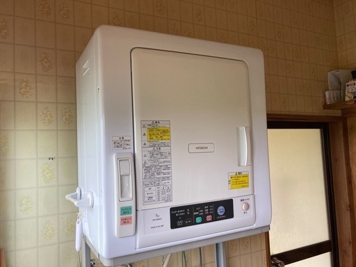 衣類乾燥機（専用スタンド付き）\n