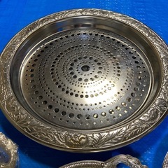 銀色のプレートの画像