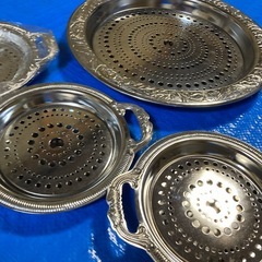 銀色のプレートの画像