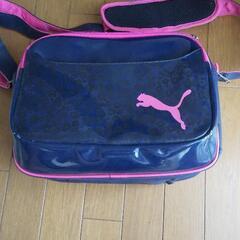 エナメルバッグ プーマの画像