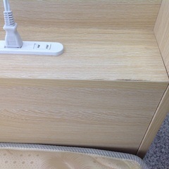 「ジモティー見た」で10％OFF！【シングルベッド】シングルベッド マットレス付き 引き出し付き コンセント付き:ナチュラルの画像