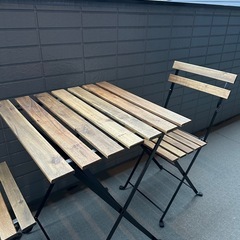 IKEA テーブルチェアセットの画像