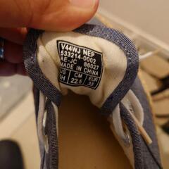 VANSレディース靴未使用22.5cmの画像