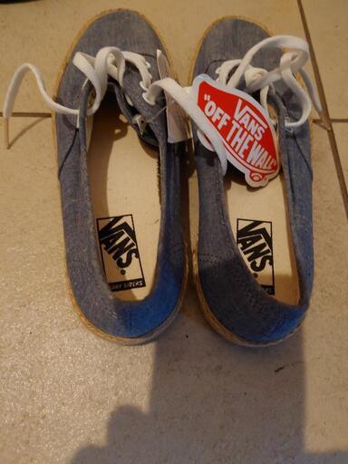 VANSレディース靴未使用22.5cm