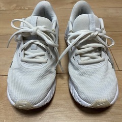 23.5　NIKEランニングシューズの画像
