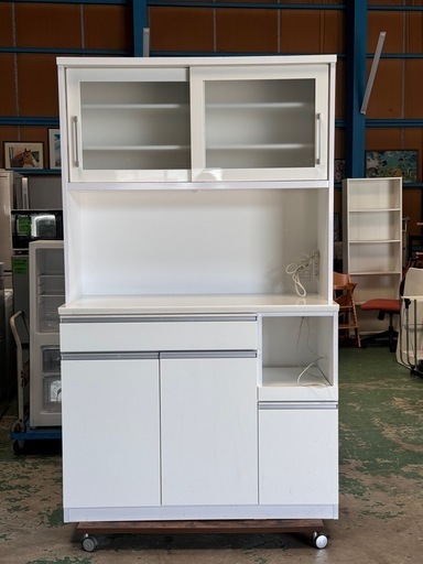 お話中☆8/2までに引取可能な方⚠️食器☆キッチン家具☆幅120cm☆格安☆中古☆配達相談可能☆早い者勝ち??新生活に♪