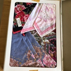 Pierre cardinなどハンカチ４枚セット