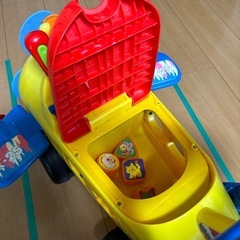 (お話中)飛行機 押し車 おもちゃの画像