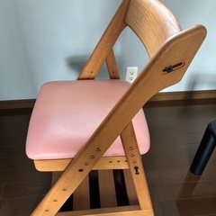 勉強用椅子の画像