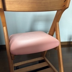 勉強用椅子の画像