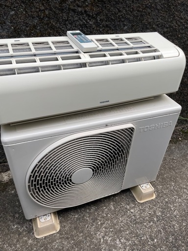 東芝　ルームエアコン　RAS-281UR リモコン付き　2.8kw