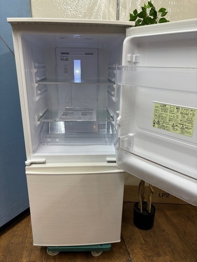 I689 ? SHARP 冷蔵庫 (137L) 2ドア ⭐ 動作確認済 ⭐ クリーニング済
