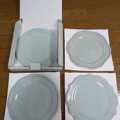 【値下げしました】【未使用品】BRUNO（ブルーノ）セラミックプレートセット 直径21cm グリーン 4枚セット BHK103-GR【定価5,280円】の画像