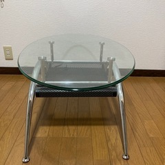 美品　ガラステーブルの画像