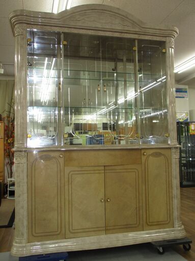 ジモティー限定価格！⭐ R093  By Camel大型飾り棚、大理石化粧、イタリア製キャビネット、ライト＆ミラー付き、幅170cm Used