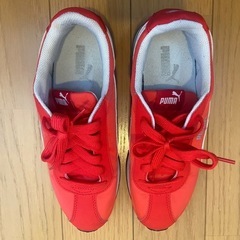 PUMAプーマスニーカー レディース24.5㎝の画像