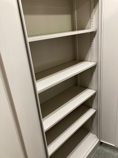 コクヨ　観音開き書庫　鍵付き　中古　在庫あります コクヨ 両開き書庫 カギ有 観音開き書庫 中古