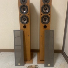 ONKYOメインスピーカー2台サブスピーカー3台