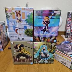 アニメフィギュア(各1200円)