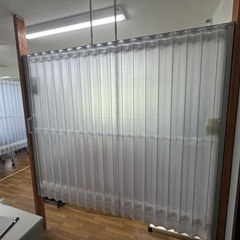 ８日東区午前中来れる方　目隠し　現場取り外しから　ロールカーテン...