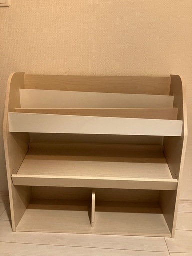 美品絵本棚　　キッズ　ラック　収納