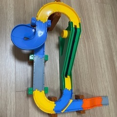 おもちゃ一式（トミカコース、マグネットパズル、マットなど）
