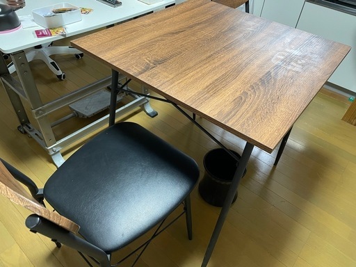 【交渉中】カフェテーブルセット