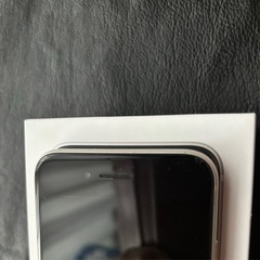 iPhoneSE 第２世代　ホワイト　携帯電話/スマホ 携帯の画像