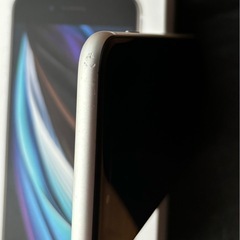 iPhoneSE 第２世代　ホワイト　携帯電話/スマホ 携帯の画像
