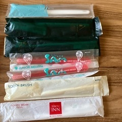 カミソリ🪒歯ブラシ🪥シャンプーキャップの画像