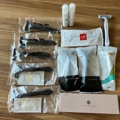 カミソリ🪒歯ブラシ🪥シャンプーキャップの画像