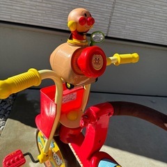 無料　0円　お譲りします。アンパンマン  三輪車　お散歩車　　の画像