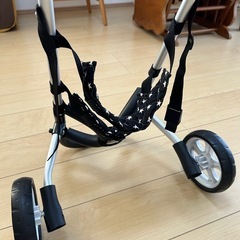 ペット
犬の歩行器　車イス　二輪