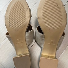 未使用に近い　ベージュ色　GUサンダルⓂ️サイズの画像