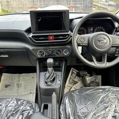 ☆ご成約☆月々２万円～＼誰でも車が買える次世代自社ローン専門店／ 安心の１年保証付き　距離無制限！中古車販売 カーメル山梨店 　令和５年 ダイハツ　ロッキー　L　10㌔の画像